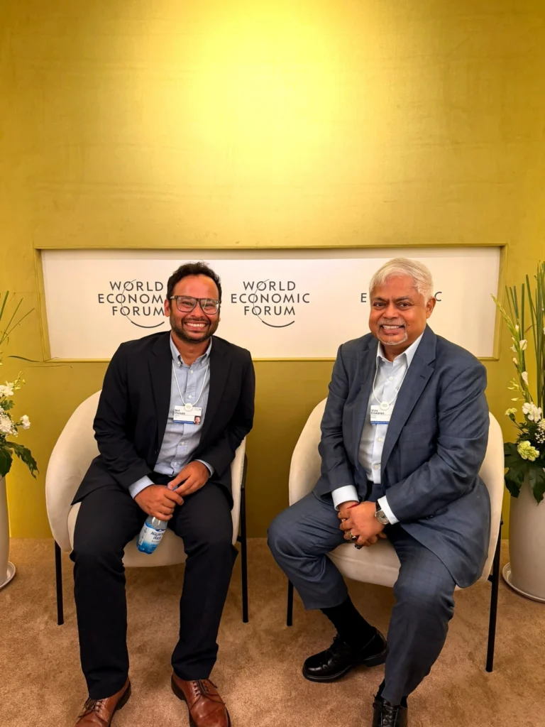 Vijay Eswaran meets with Neil D’Souza during AMNC26 in Dalian.